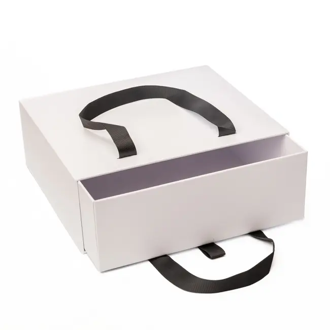 Коробка подарункова з ручками 'Primo' 23 х 20 х 8,5 см Черный Белый 15257-01